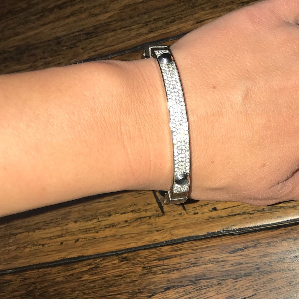 Diamond cuff